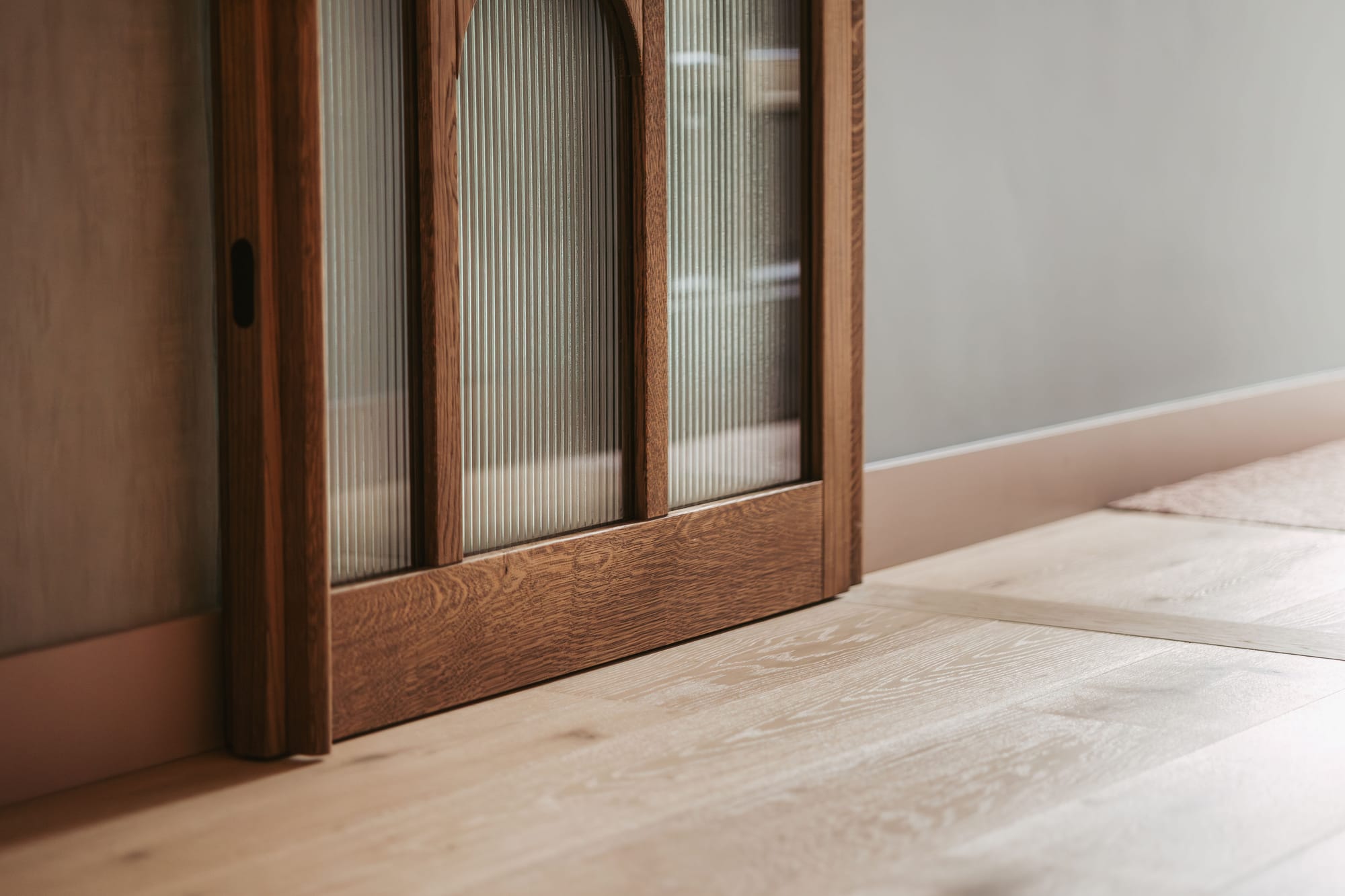 Custom deur walnoot canale Den Haag beeld 9
