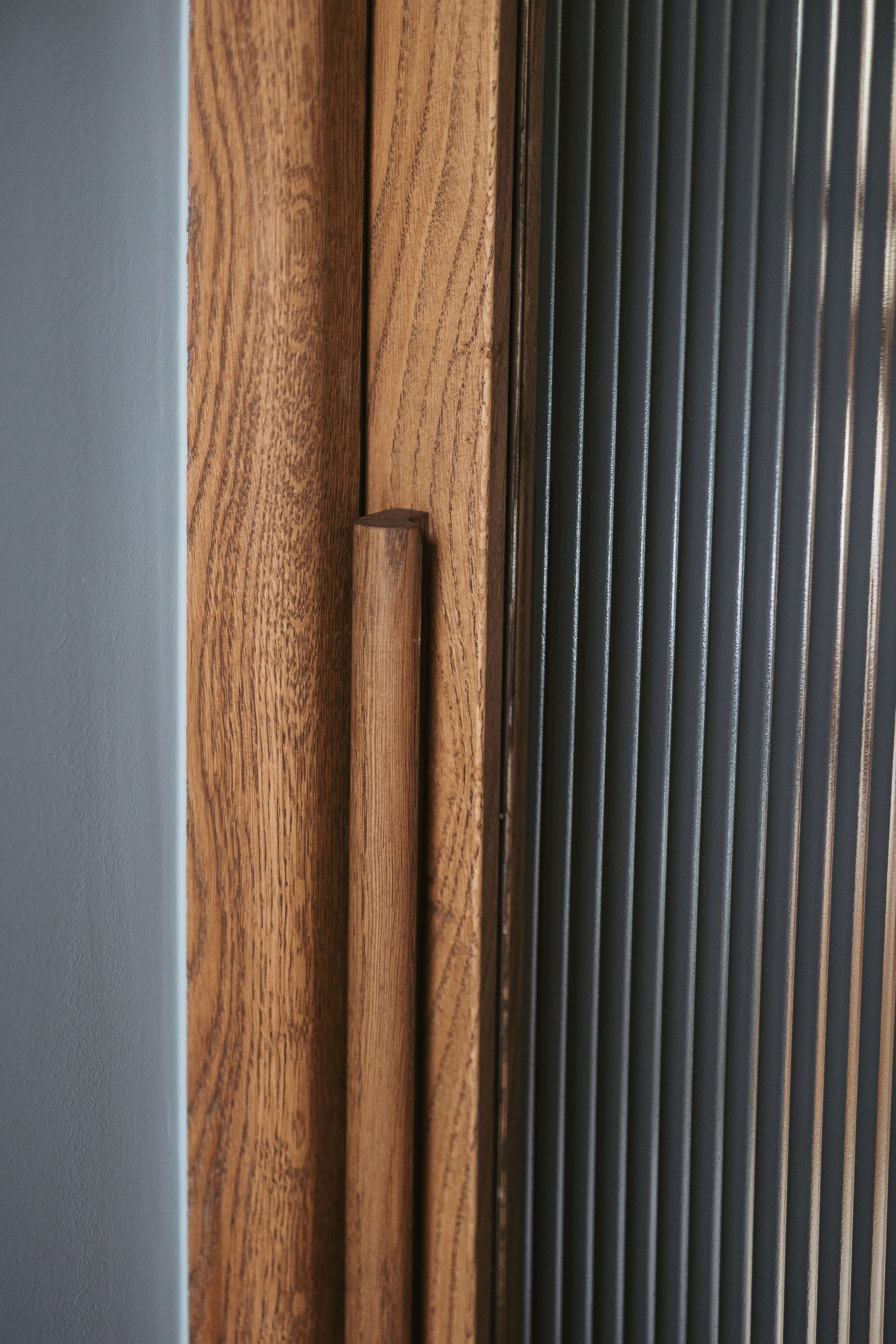 Custom deur walnoot canale Den Haag beeld 11